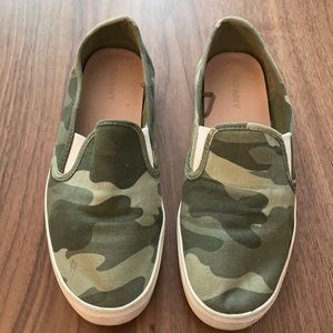 Old navy camp slip ons